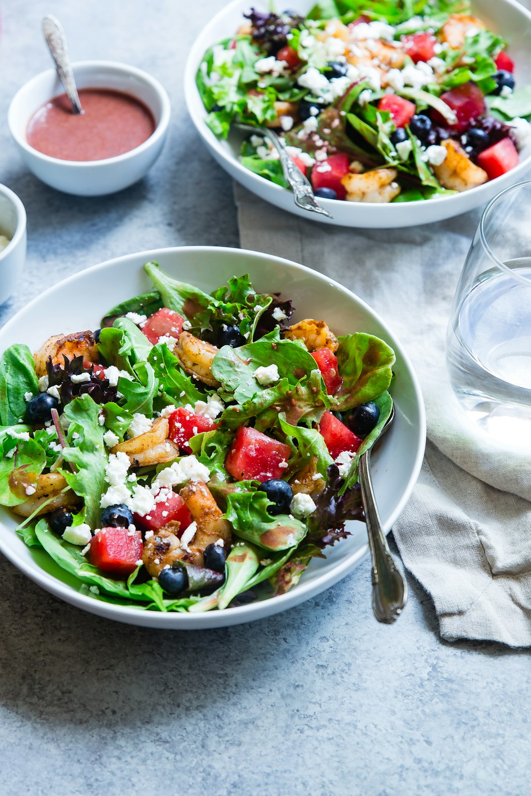 vegetable-salad-on-white-ceramic-bowl-evoiiaivrzu